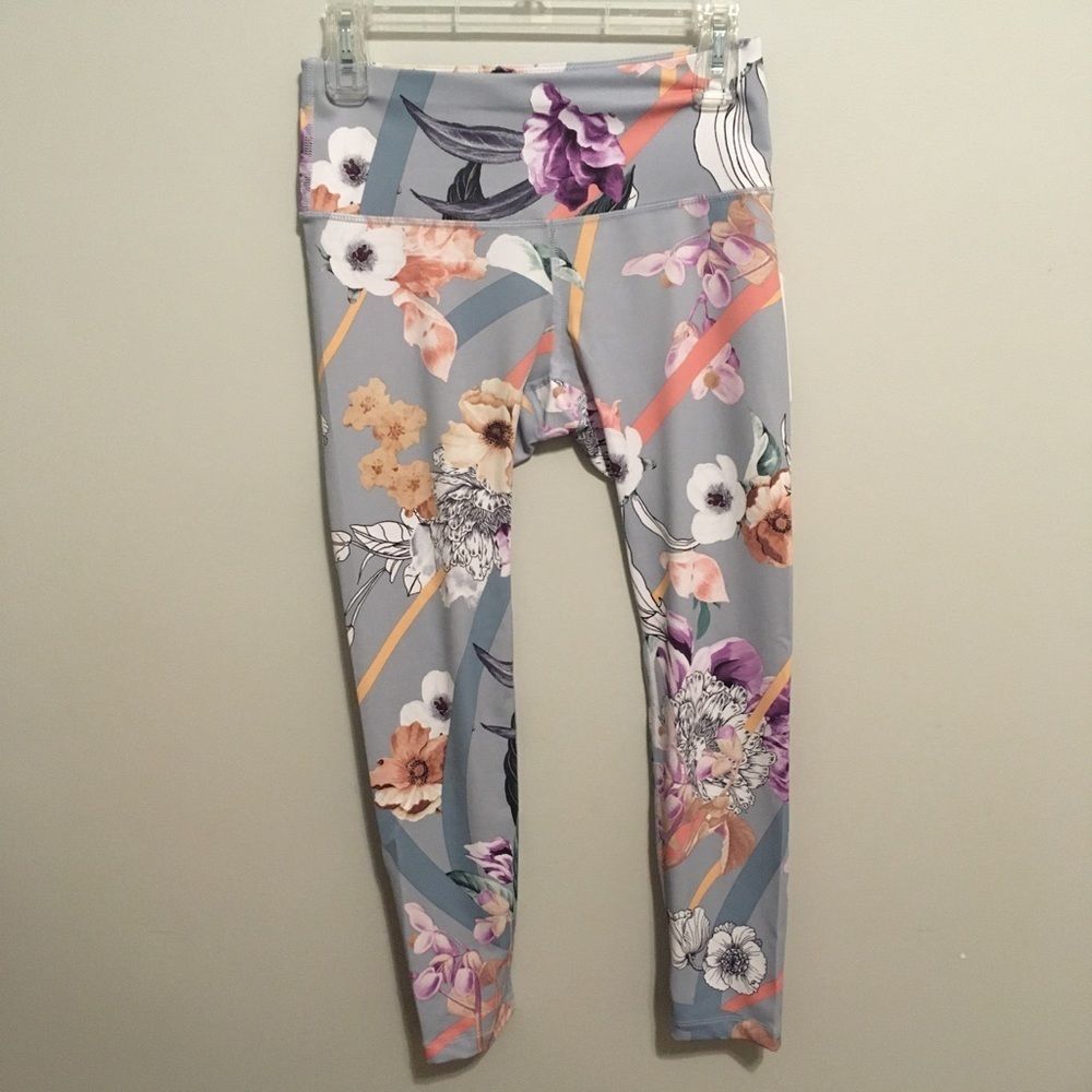 Apana Floral 7/8 inch Gray Purple Leggings NWT | S